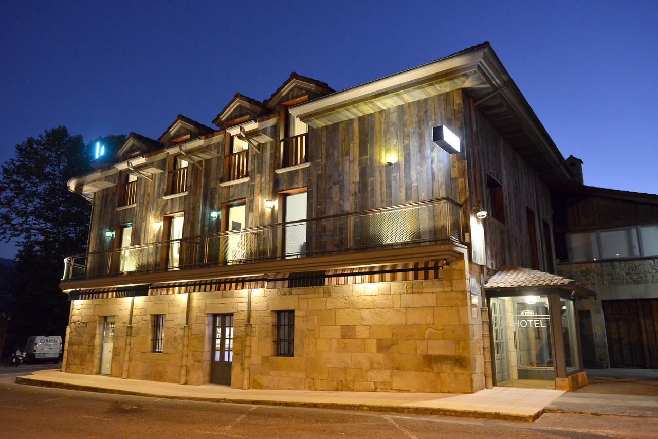 Hotel La Alfonsina Santibanez de Villacarriedo Exterior photo